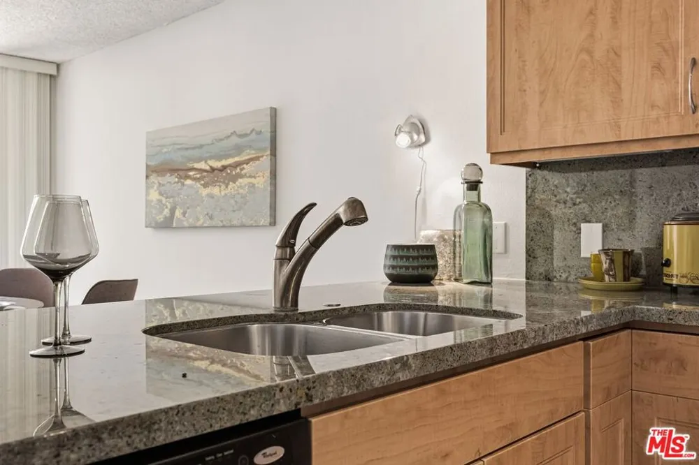 2075 S Ramitas Way Palm Springs, CA 92264