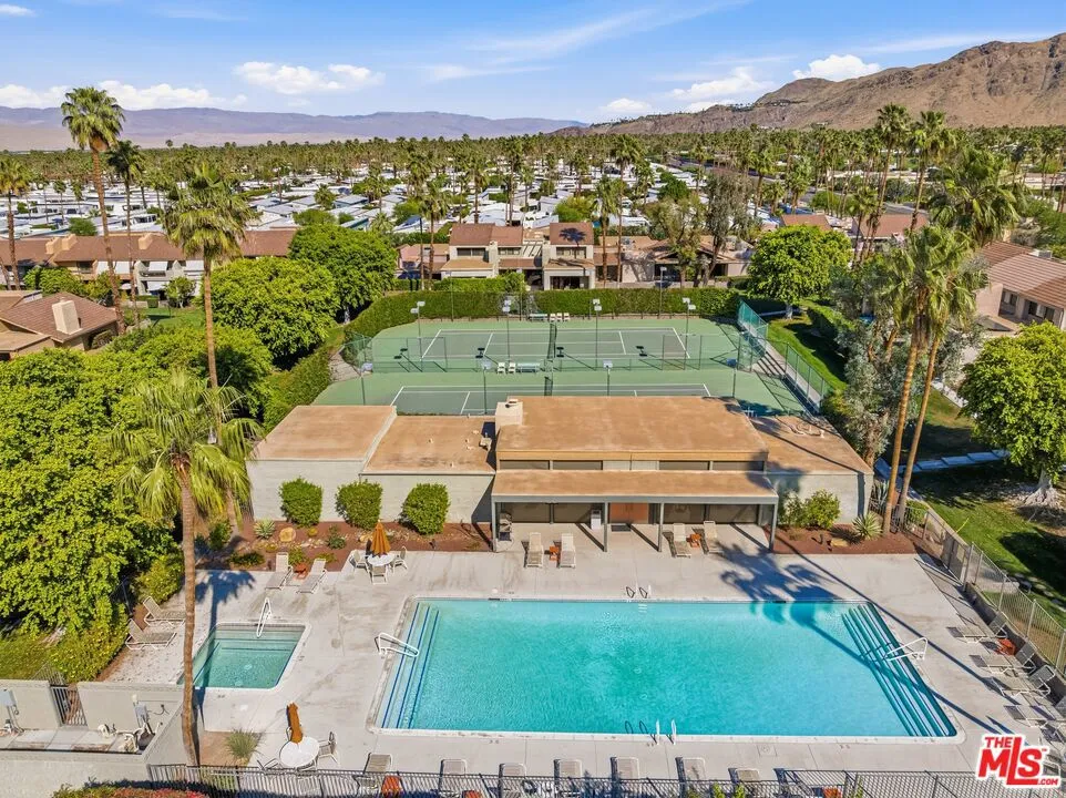 2075 S Ramitas Way Palm Springs, CA 92264