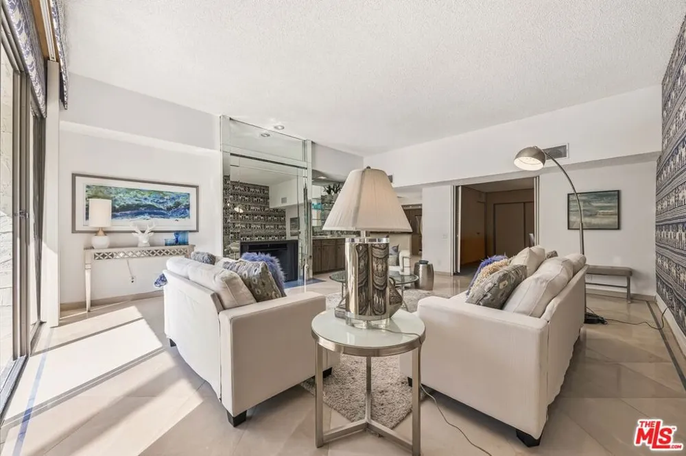 2075 S Ramitas Way Palm Springs, CA 92264