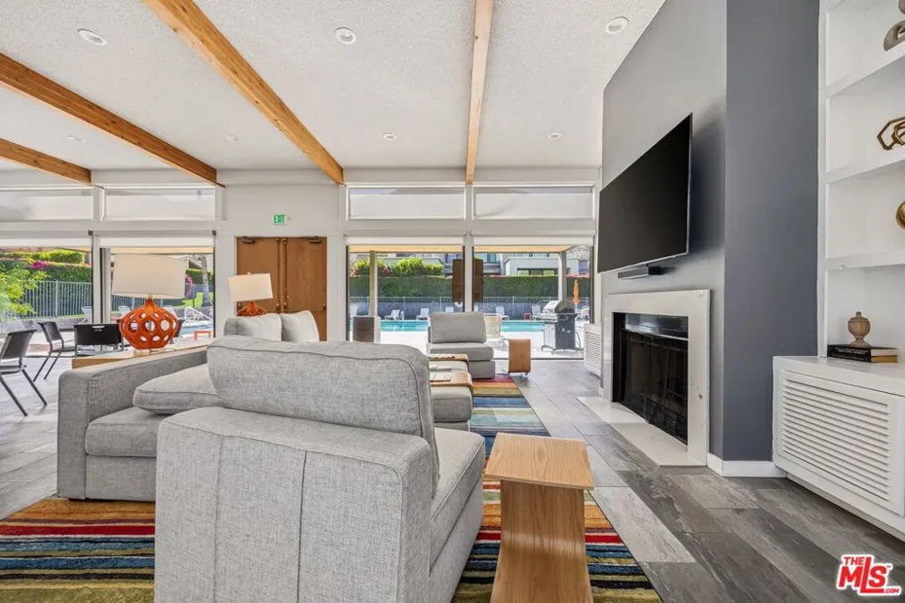 2075 S Ramitas Way Palm Springs, CA 92264