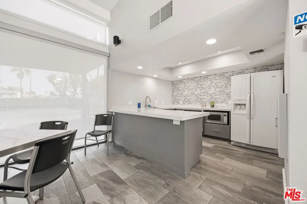 2075 S Ramitas Way Palm Springs, CA 92264