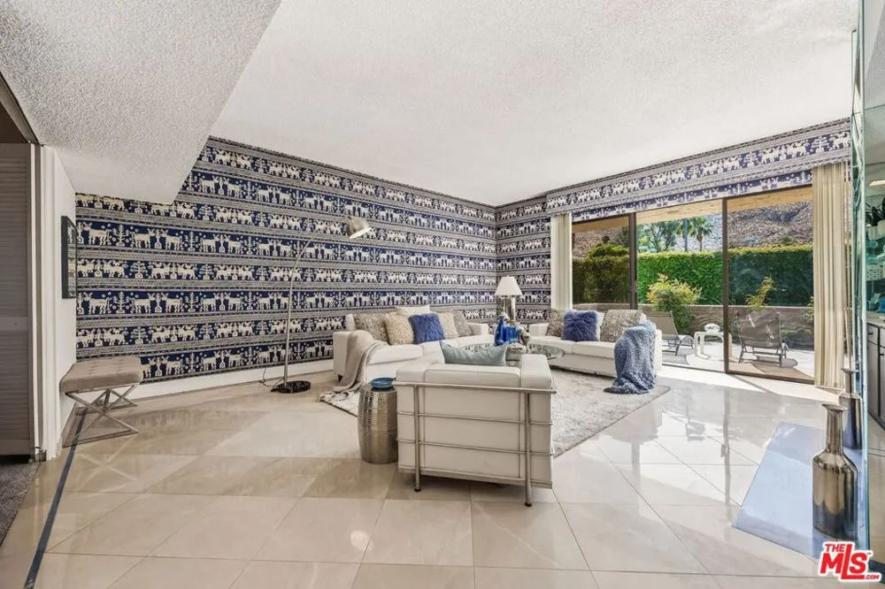 2075 S Ramitas Way Palm Springs, CA 92264