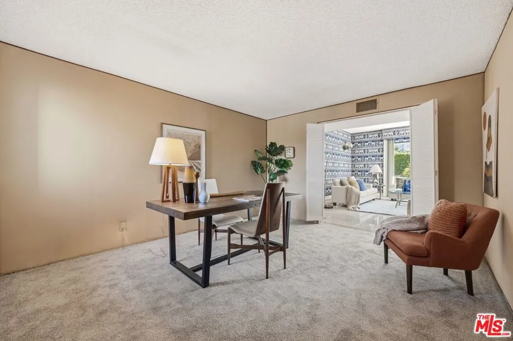 2075 S Ramitas Way Palm Springs, CA 92264
