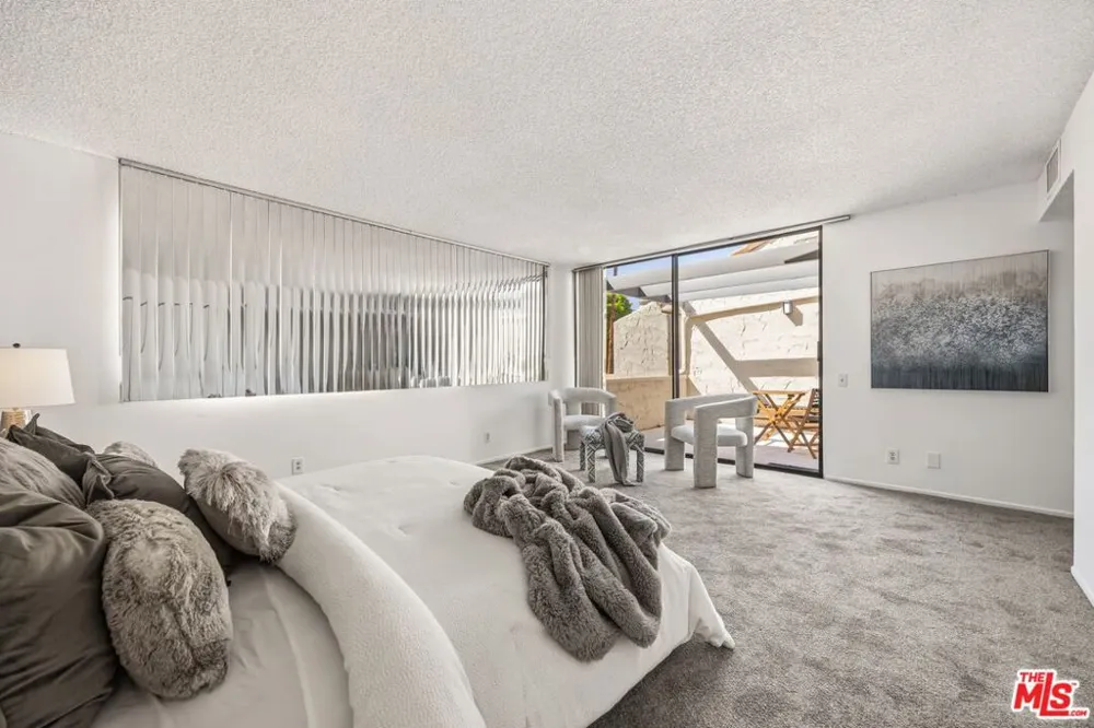 2075 S Ramitas Way Palm Springs, CA 92264