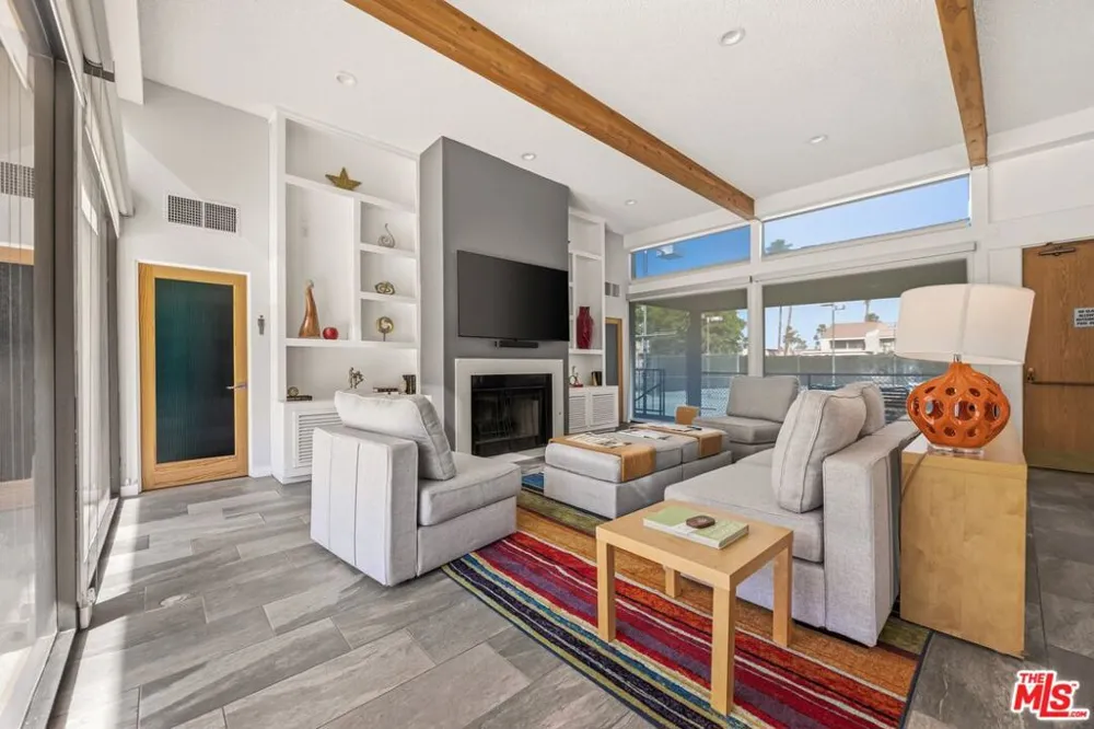 2075 S Ramitas Way Palm Springs, CA 92264