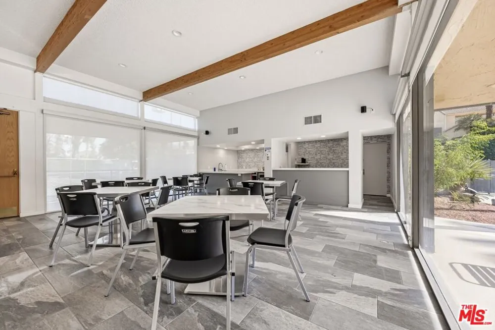 2075 S Ramitas Way Palm Springs, CA 92264
