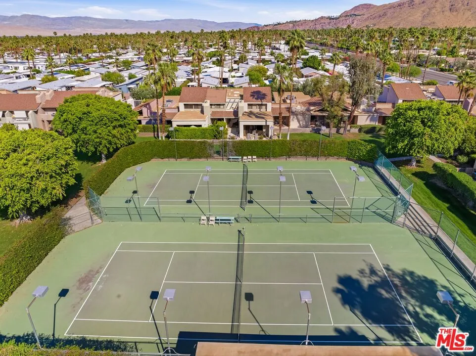 2075 S Ramitas Way Palm Springs, CA 92264