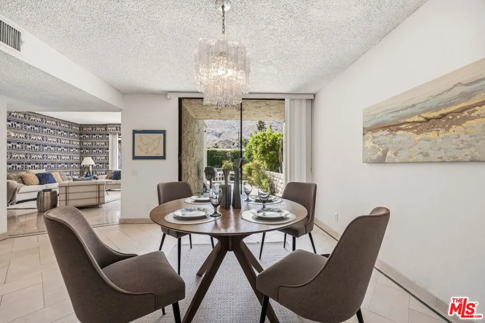 2075 S Ramitas Way Palm Springs, CA 92264