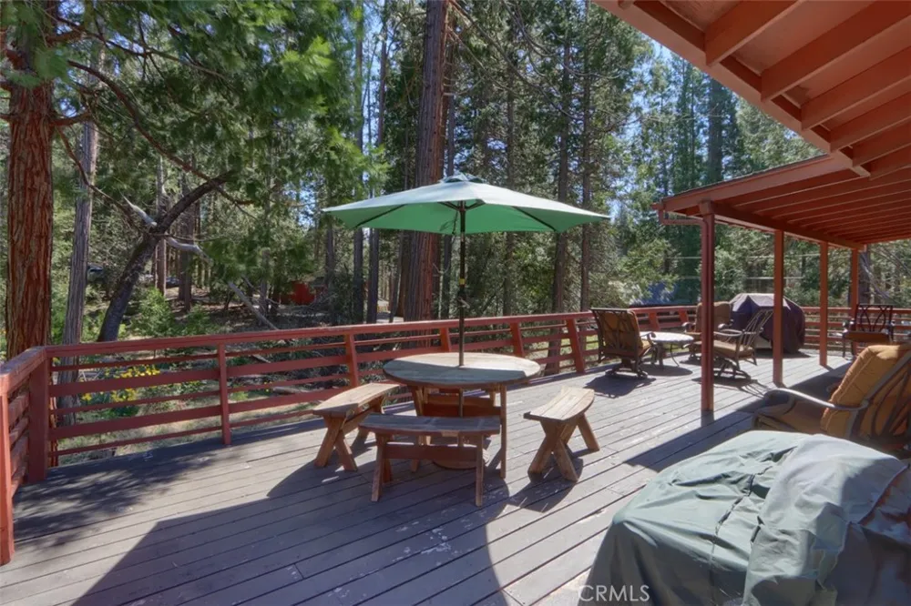 2580 River Wawona, CA 95389