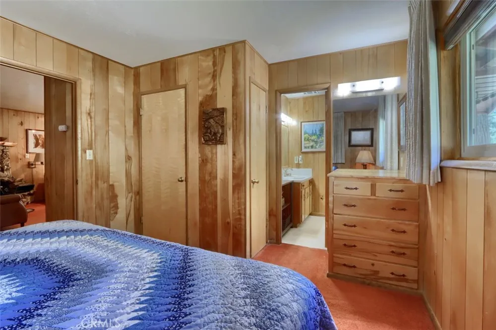 2580 River Wawona, CA 95389