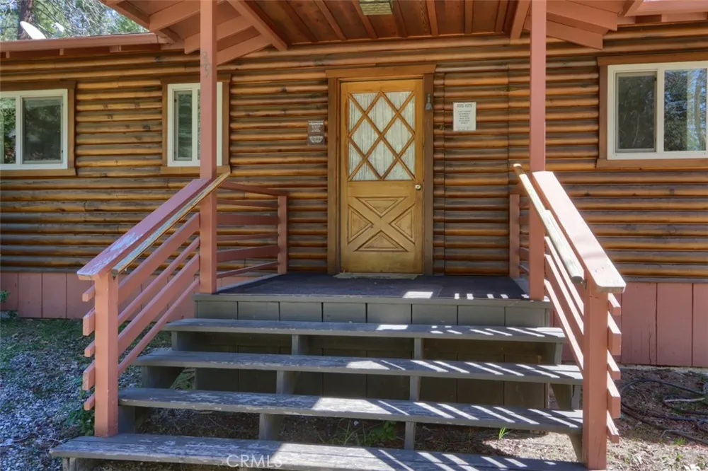 2580 River Wawona, CA 95389