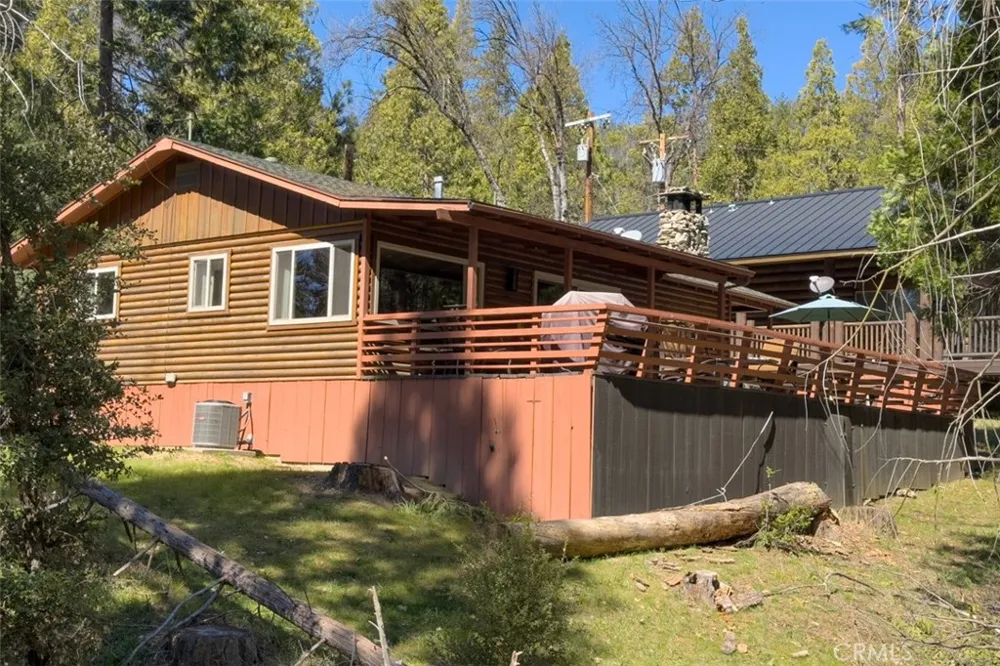 2580 River Wawona, CA 95389