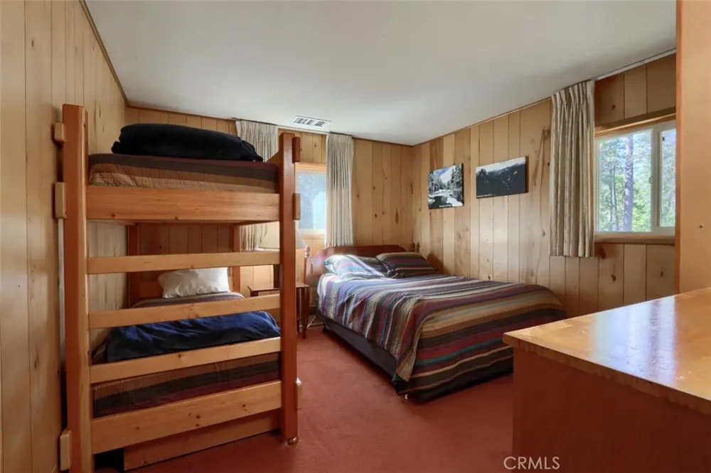 2580 River Wawona, CA 95389