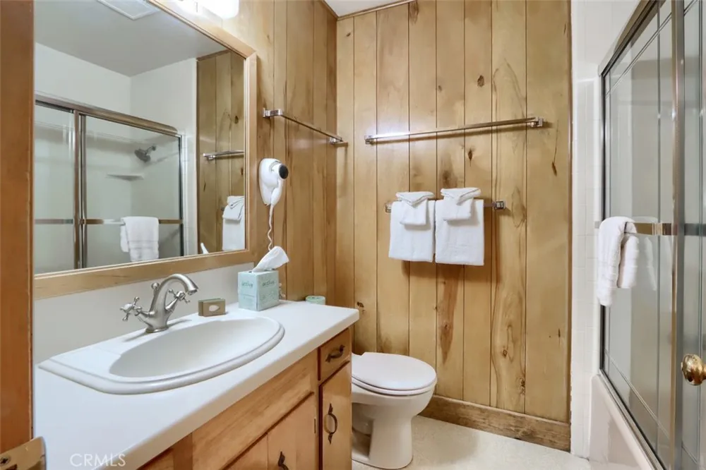 2580 River Wawona, CA 95389