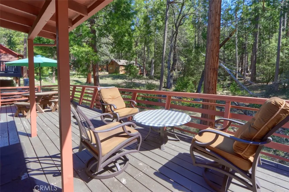 2580 River Wawona, CA 95389