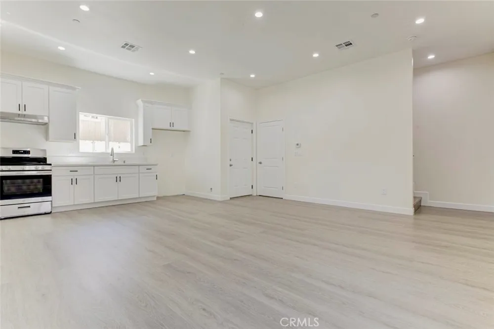 7044 Greeley Tujunga, CA 91042