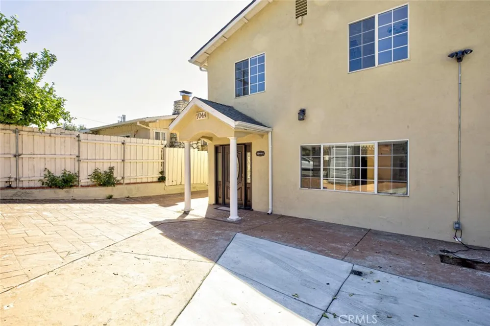 7044 Greeley Tujunga, CA 91042