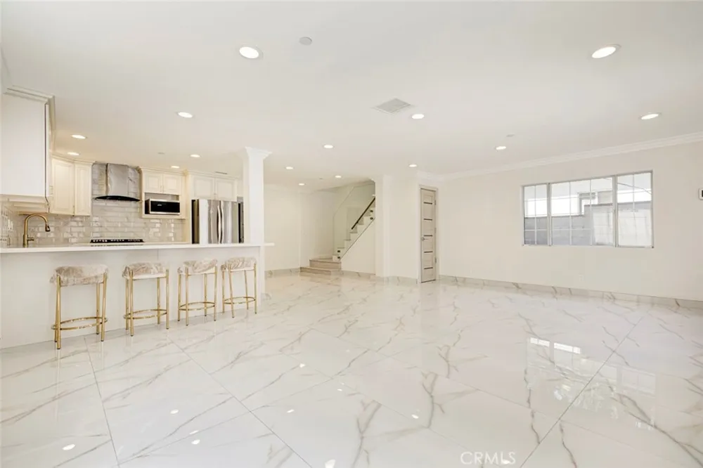 7044 Greeley Tujunga, CA 91042