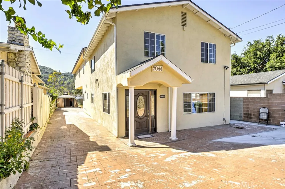 7044 Greeley Tujunga, CA 91042
