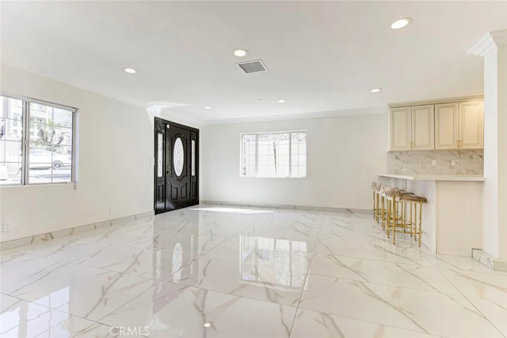 7044 Greeley Tujunga, CA 91042
