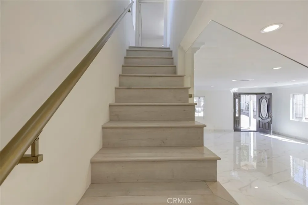 7044 Greeley Tujunga, CA 91042