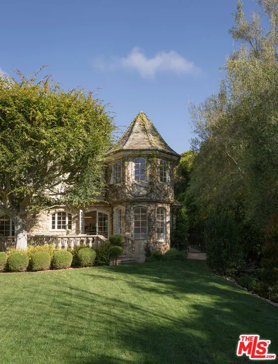 1567 E Valley Road Montecito, CA 93108