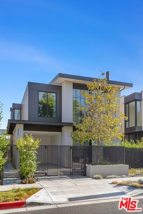 8890 Rosewood Avenue West Hollywood, CA 90048