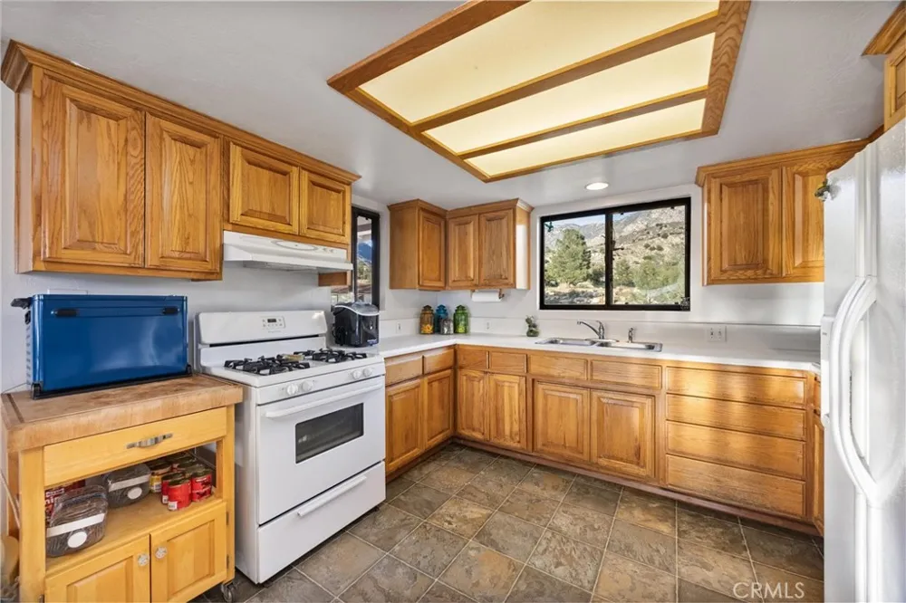 9990 Fay Ranch Lake Isabella, CA 93240