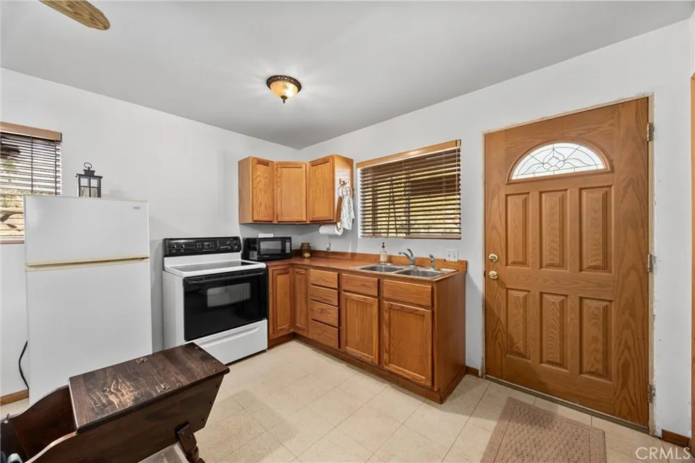 9990 Fay Ranch Lake Isabella, CA 93240