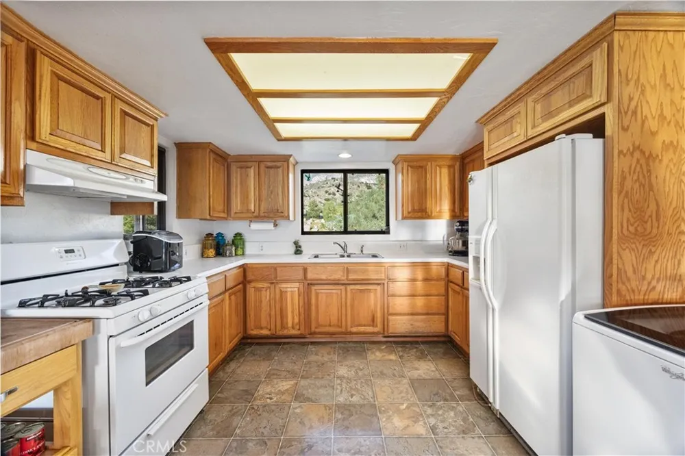 9990 Fay Ranch Lake Isabella, CA 93240