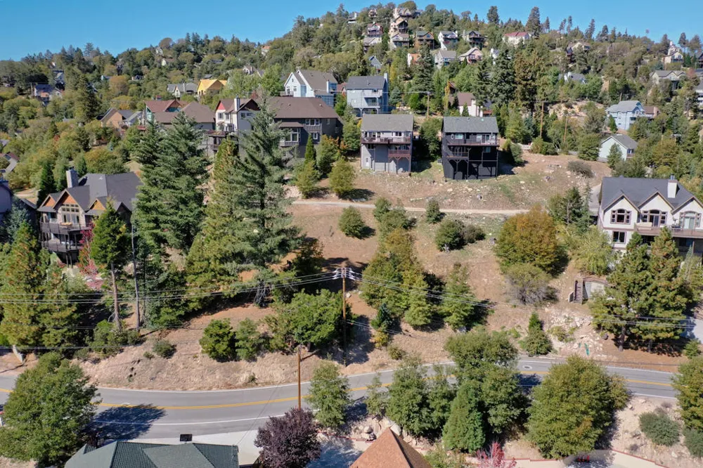 788 Brentwood Drive Lake Arrowhead, CA 92352