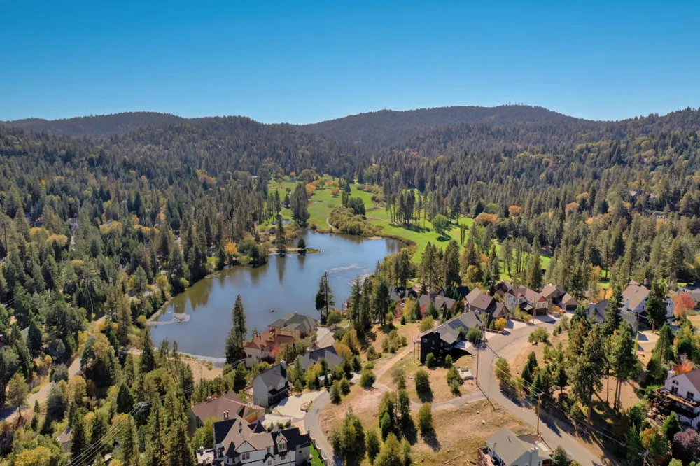 788 Brentwood Drive Lake Arrowhead, CA 92352