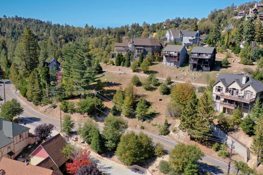 788 Brentwood Drive Lake Arrowhead, CA 92352