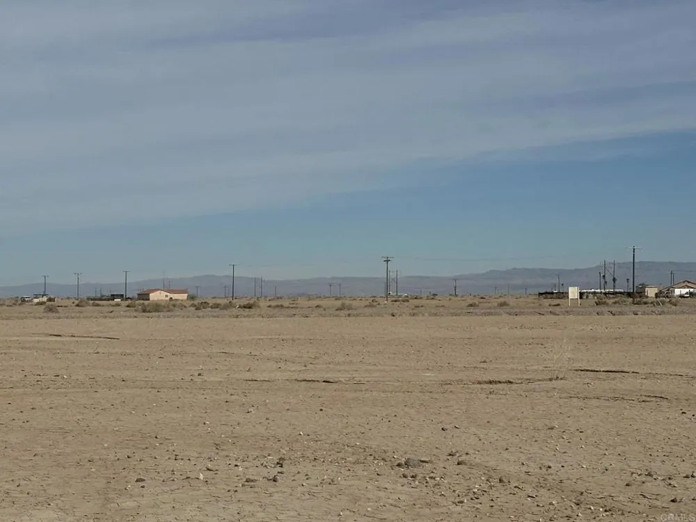 1102 Stanford Avenue Salton City, CA 92274