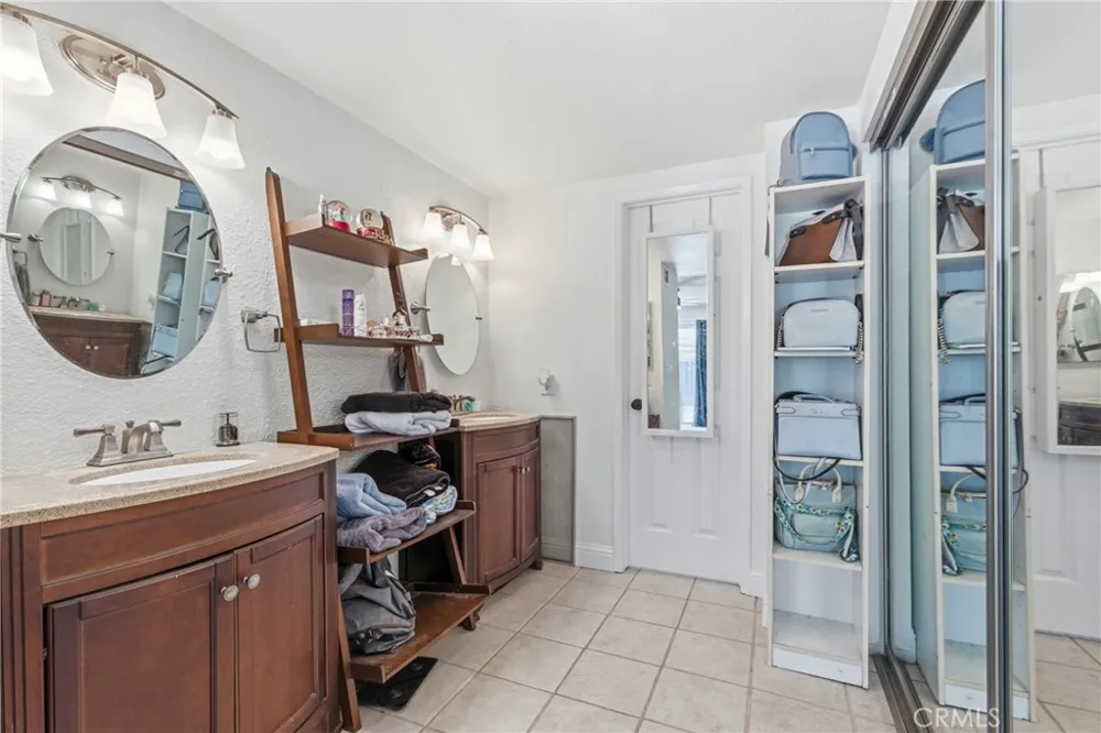 1975 E Alexander Merced, CA 95340
