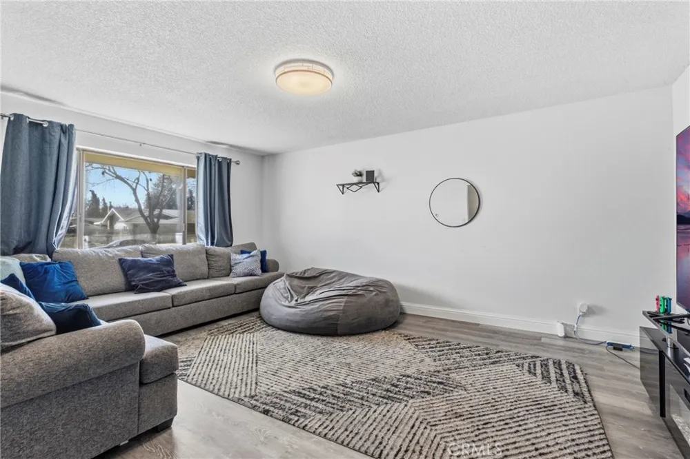 1975 E Alexander Merced, CA 95340