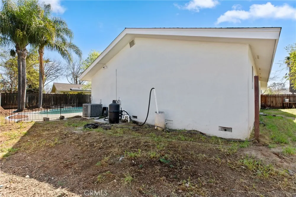 1975 E Alexander Merced, CA 95340