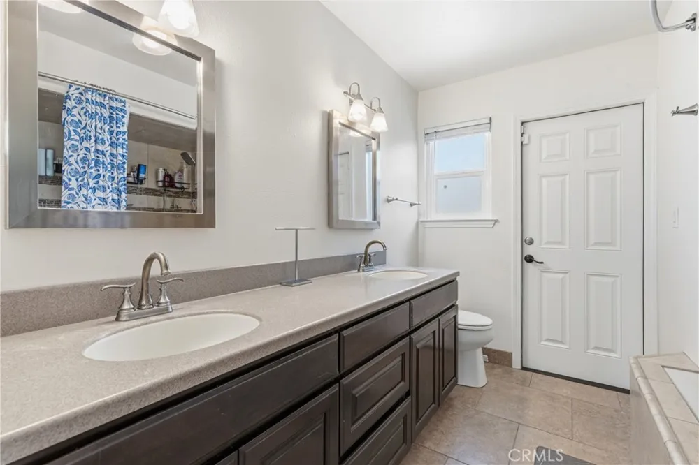 1975 E Alexander Merced, CA 95340