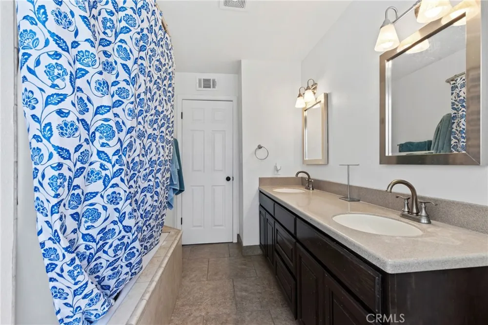 1975 E Alexander Merced, CA 95340
