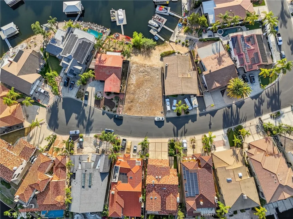 21951 Stawberry Lane Canyon Lake, CA 92587