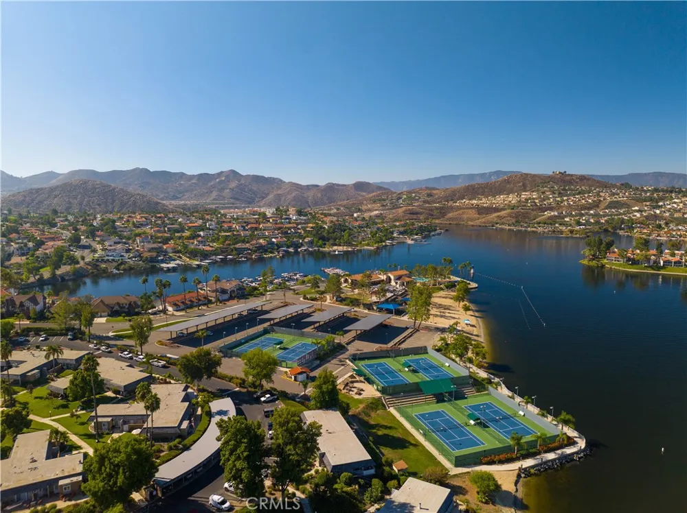 21951 Stawberry Lane Canyon Lake, CA 92587