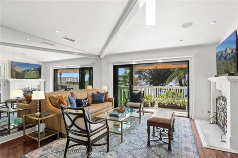 1030 Bayside Cove #702