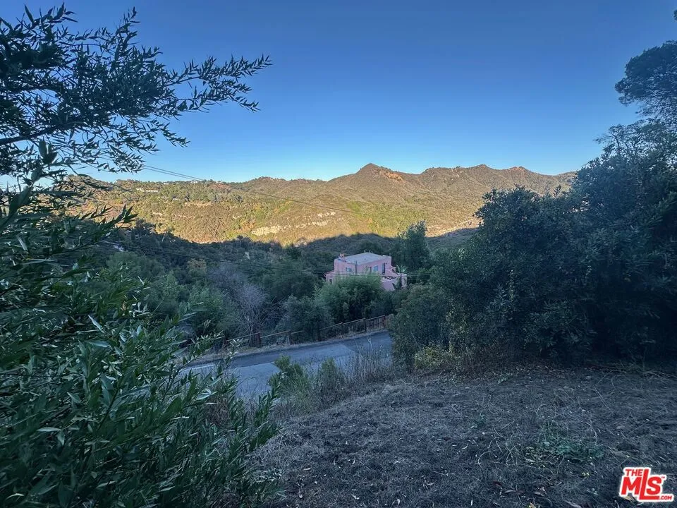 19936 Observation Drive Topanga, CA 90290