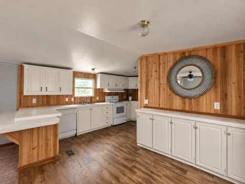 309 Holmes Road