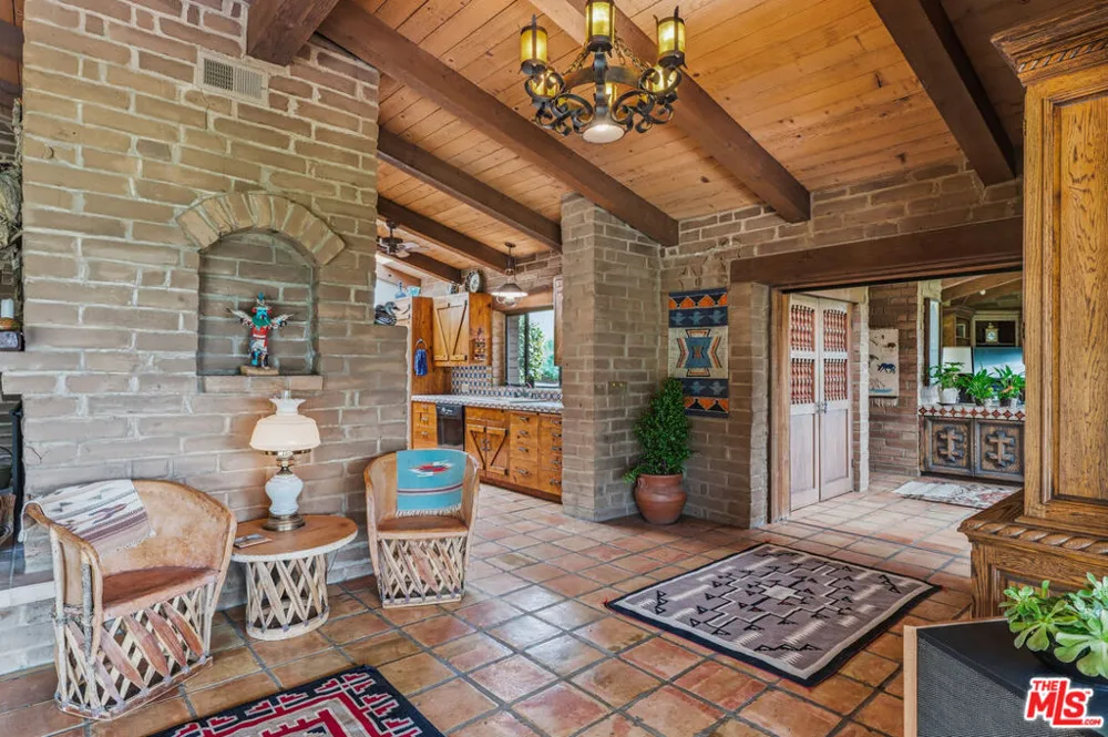 2160 Rambling Oaks Road Santa Ynez, CA 93460