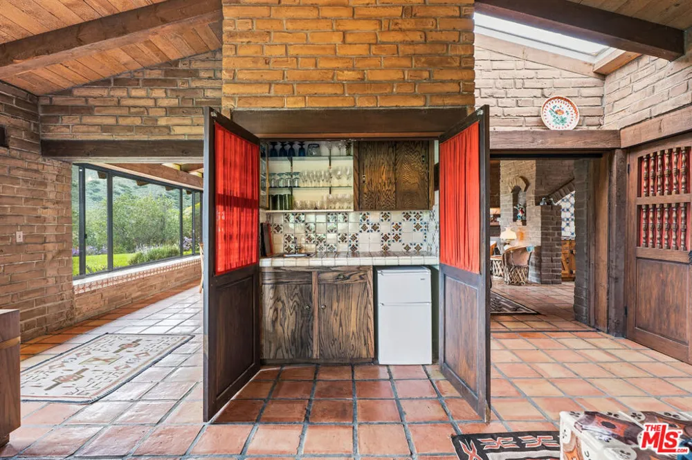 2160 Rambling Oaks Road Santa Ynez, CA 93460