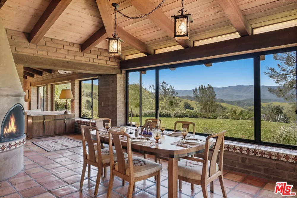 2160 Rambling Oaks Road Santa Ynez, CA 93460
