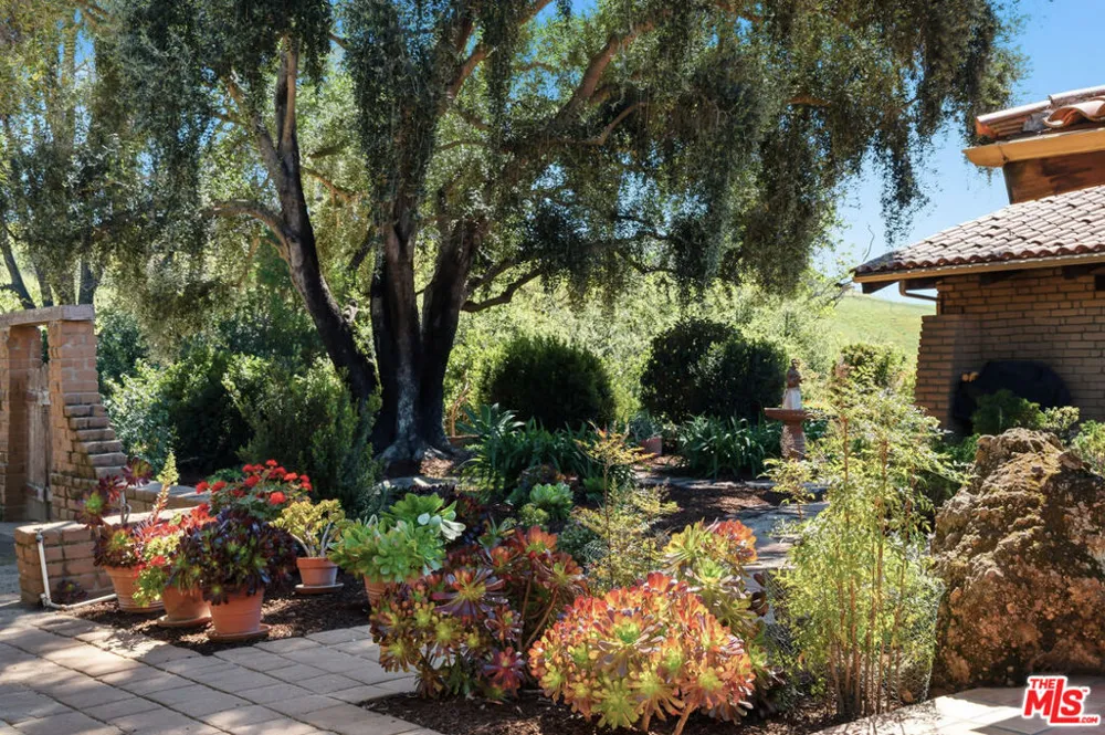 2160 Rambling Oaks Road Santa Ynez, CA 93460