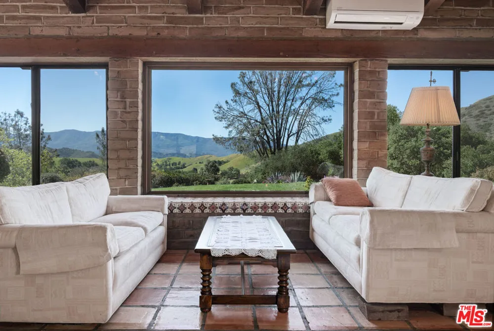 2160 Rambling Oaks Road Santa Ynez, CA 93460