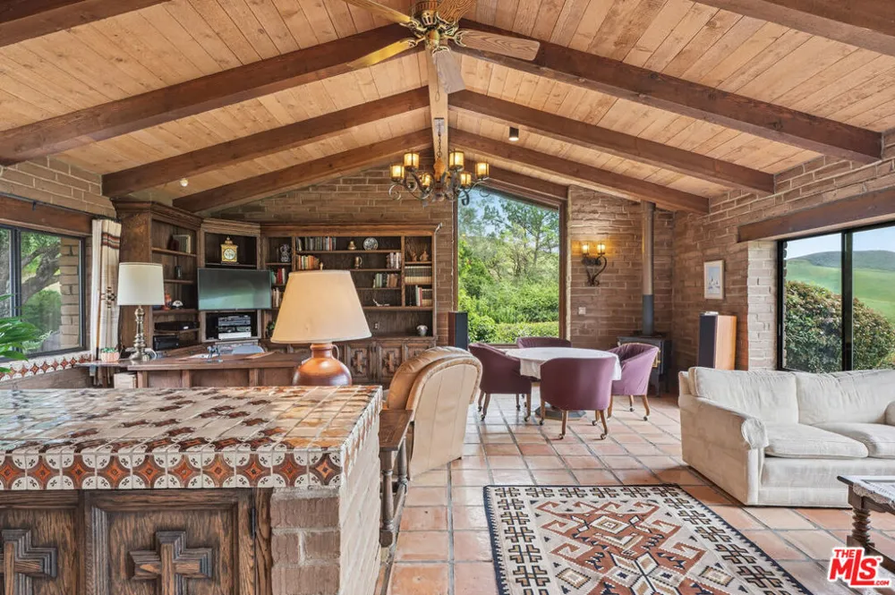 2160 Rambling Oaks Road Santa Ynez, CA 93460